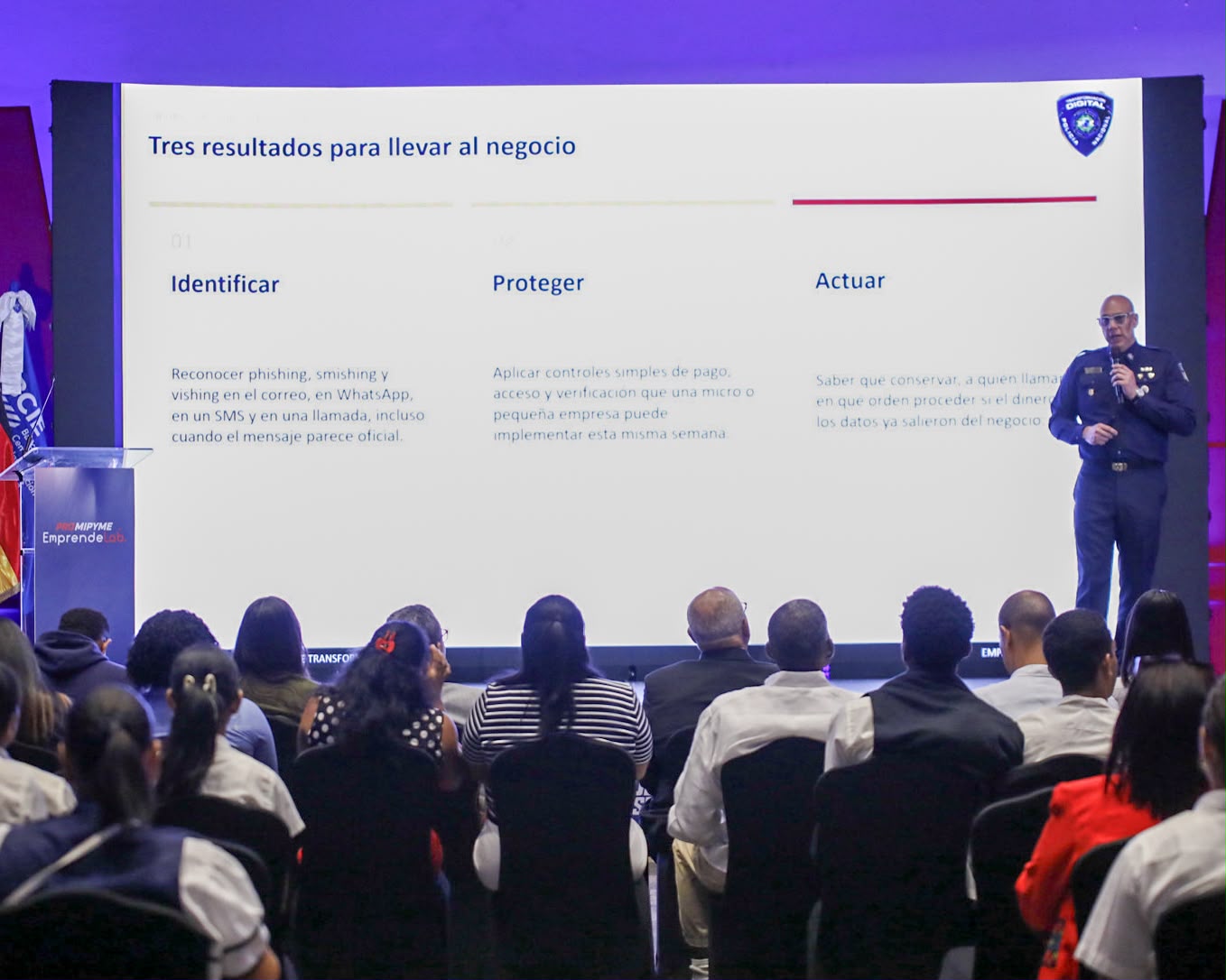 Juan Gautreaux orienta a emprendedores y Mipymes sobre Delitos Tecnológicos 